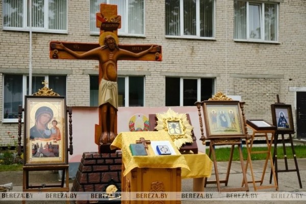 Одну из почитаемых православных святынь привезли в Брест Одну из почитаемых православных святынь привезли в Брест