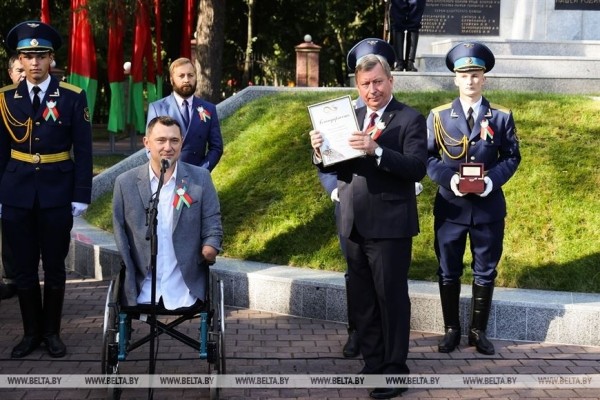 В Бресте реконструировали памятник на братской могиле советских воинов-освободителей, погибших в 1939 и 1944-1945 годах В Бресте реконструировали памятник на братской могиле советских воинов-освободителей, погибших в 1939 и 1944-1945 годах