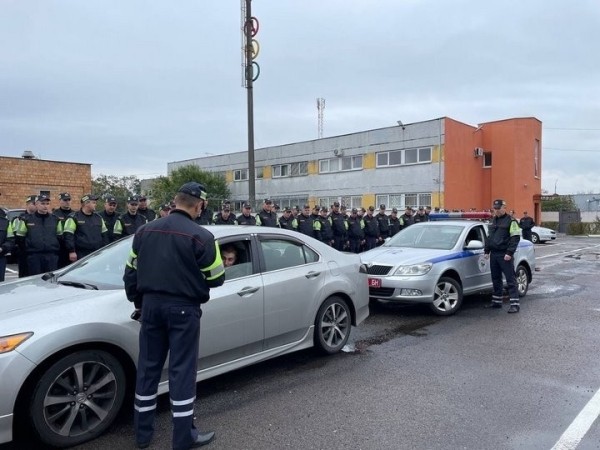 На улицах Бреста сегодня было очень много сотрудников ГАИ. Почему? На улицах Бреста сегодня было очень много сотрудников ГАИ. Почему?