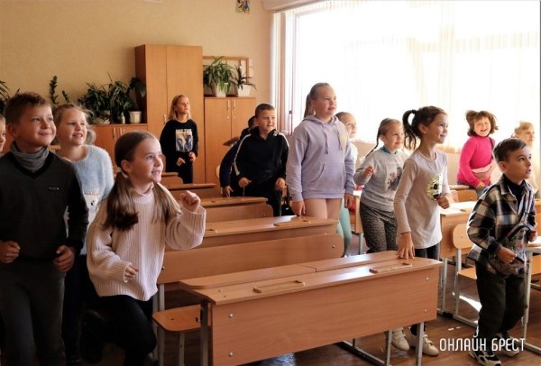 Читатель: Шестой день недели в школе № 28 г. Бреста проходит активно, ярко и с настроением
Читатель: Шестой день недели в школе № 28 г. Бреста проходит активно, ярко и с настроением