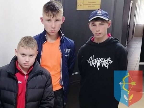 Разыскиваемых в Пинском районе воспитанников школы-интерната обнаружили по дороге в Брест Разыскиваемых в Пинском районе воспитанников школы-интерната обнаружили по дороге в Брест