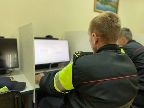 На улицах Бреста сегодня было очень много сотрудников ГАИ. Почему? На улицах Бреста сегодня было очень много сотрудников ГАИ. Почему?