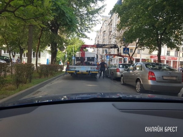 «Частники», на выход! Что изменилось в принудительной эвакуации машин