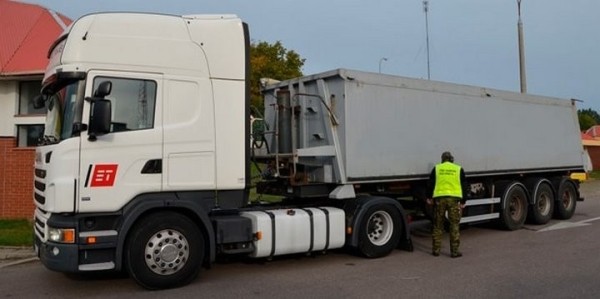Белорус хотел вывезти из Польши прицеп, который разыскивал Интерпол