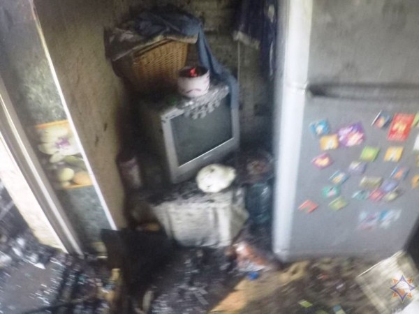 На пожаре в Барановичах работники МЧС спасли четырех человек, среди них один ребенок