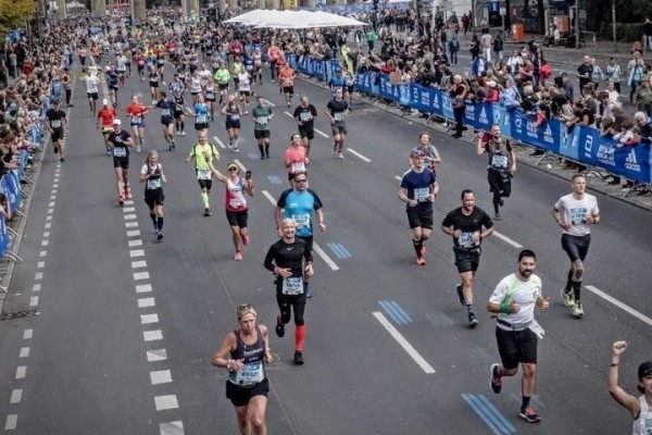 Брестчанин пробежал Берлинский марафон, где был поставлен новый мировой рекорд