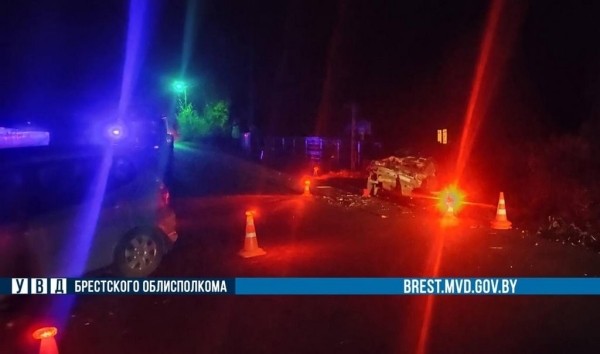 ДТП в Брестской области: водитель с 2,3 промилле алкоголя врезался в другое авто ДТП в Брестской области: водитель с 2,3 промилле алкоголя врезался в другое авто