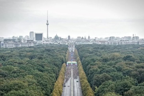 Брестчанин пробежал Берлинский марафон, где был поставлен новый мировой рекорд