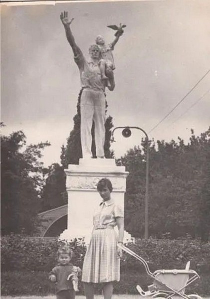 Когда-то в Бресте был памятник отцу
Когда-то в Бресте был памятник отцу