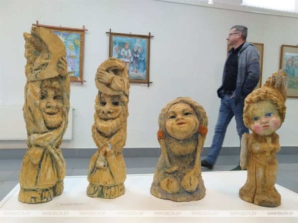 vystavku-derevjannoj-skulptury-k-80-letiju-narodnogo-mastera-ivana-suprunchika-otkryli-v-breste-920e6fd