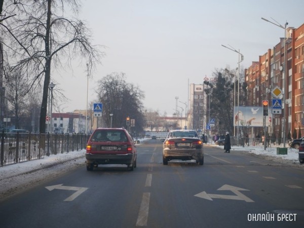 Когда нужно платить налог с проданной машины: почему важна ее цена и родственные связи?