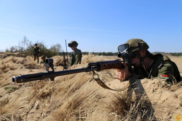 В течение дня в Бресте можно будет периодически слышать стрелковую канонаду В течение дня в Бресте можно будет периодически слышать стрелковую канонаду