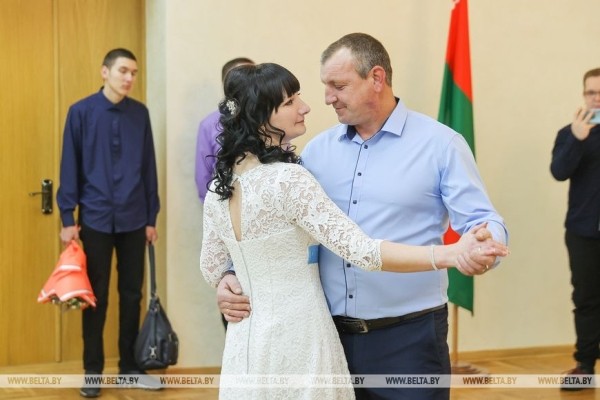 13 пар поженились в Бресте в канун Нового года 13 пар поженились в Бресте в канун Нового года