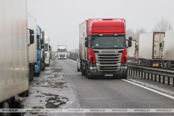 Чай и кофе: пункты обогрева для водителей фур появятся на границе с ЕС Чай и кофе: пункты обогрева для водителей фур появятся на границе с ЕС