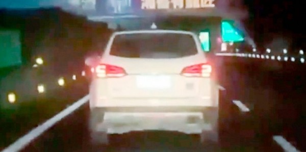 Китаец 5 часов не мог остановиться и ездил на скорости 100 км/ч: у его Haval заклинило круиз-контроль