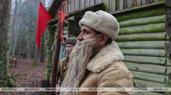 Партизанский Дед Мороз на зиму поселился в урочище Хованщина в Ивацевичском районе