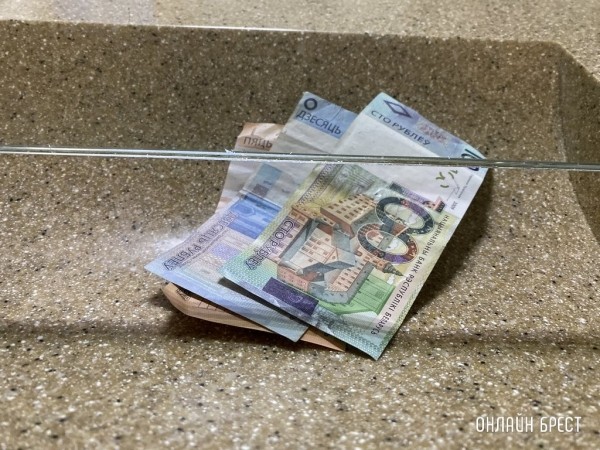 Средняя заработная плата в Беларуси в ноябре составила 1648,2 рубля