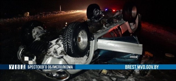 Водитель из Малоритского района перевернулся на Mitsubishi