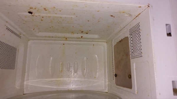 «Дала 15 рублей на пакеты для мусора и ершик». Парень снял «чистую и аккуратную» квартиру на сутки «Дала 15 рублей на пакеты для мусора и ершик». Парень снял «чистую и аккуратную» квартиру на сутки