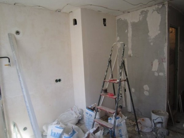 Сам себе строитель. В какую сумму обойдется ремонт старой однушки?