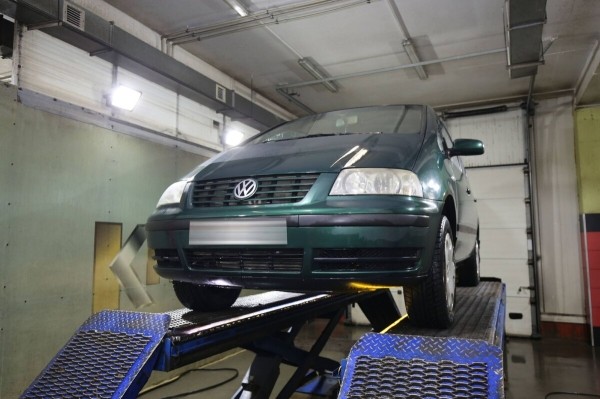 «Если отвезти машину на детейлинг, будет совсем лялечка!» Белорус о VW Sharan, который 13 лет находится в одних руках «Если отвезти машину на детейлинг, будет совсем лялечка!» Белорус о VW Sharan, который 13 лет находится в одних руках