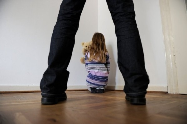 Как страшный сон: двое сыновей стали жертвами отца-педофила Как страшный сон: двое сыновей стали жертвами отца-педофила