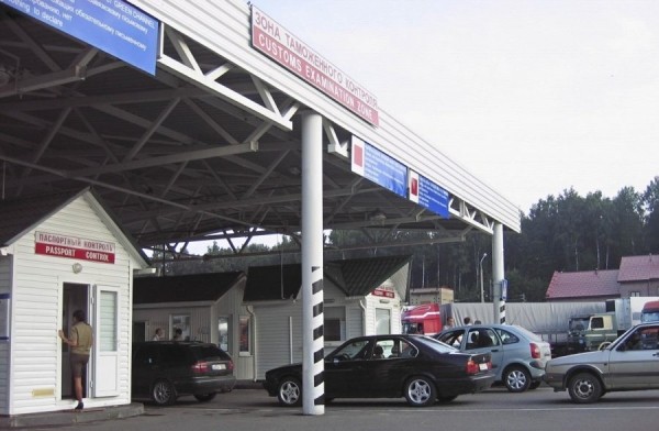 Муж и жена, подрабатывая «вешалками», получили по уголовному делу Муж и жена, подрабатывая «вешалками», получили по уголовному делу