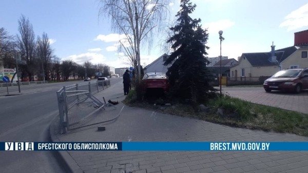 В Бресте пьяный водитель совершил ДТП В Бресте пьяный водитель совершил ДТП