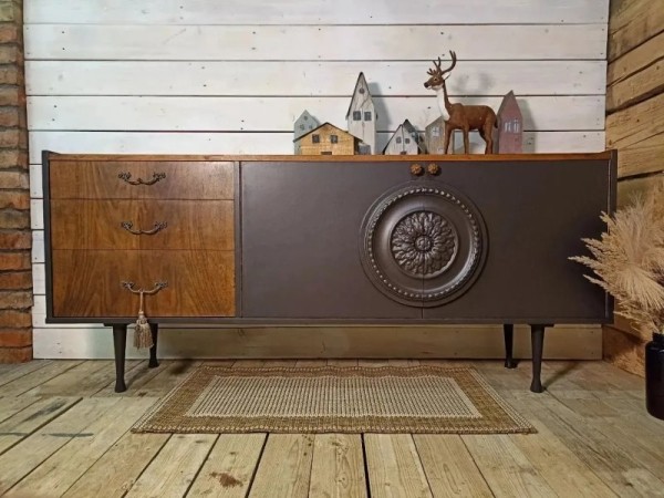 Пришлось переехать за город и работать без выходных. Как декоратор мебели зарабатывает свои 2 000 рублей в месяц