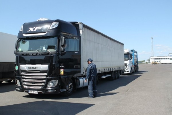 Съездили на границу с Польшей и посмотрели, есть ли скопления фур Съездили на границу с Польшей и посмотрели, есть ли скопления фур