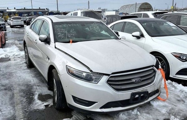 Тачка из США. Белорус купил сразу два битых Ford Taurus, чтоб сделать один. Узнали, сколько заплатил Тачка из США. Белорус купил сразу два битых Ford Taurus, чтоб сделать один. Узнали, сколько заплатил