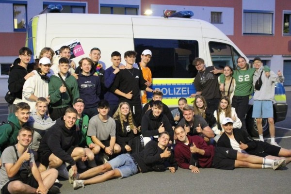 В Германии белорус вез выпускников в опасном для здоровья автобусе