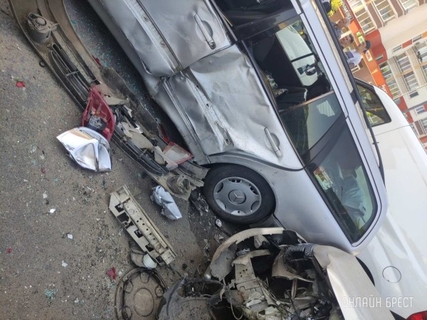 Вот как все было! Видео жесткого ДТП на Гоголя в Бресте