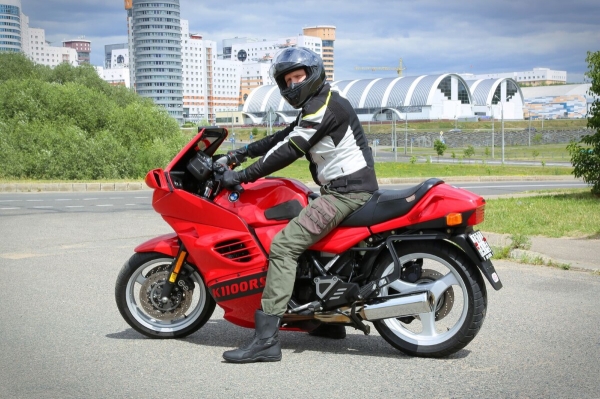 Белорус купил в США 27-летний мотоцикл BMW K1100 RS