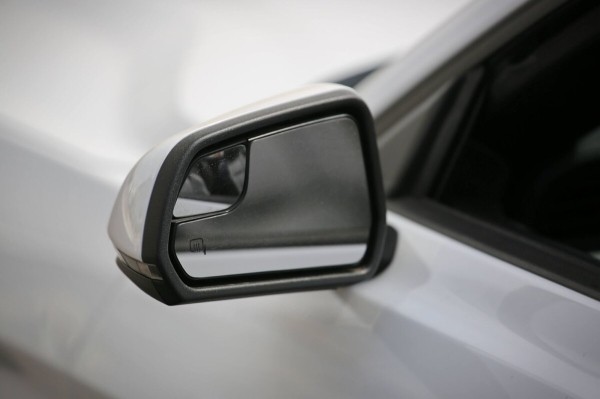 «Геометрия не пострадала, безопасность — целая». Белорус привёз из Америки 466-сильный Ford Mustang GT