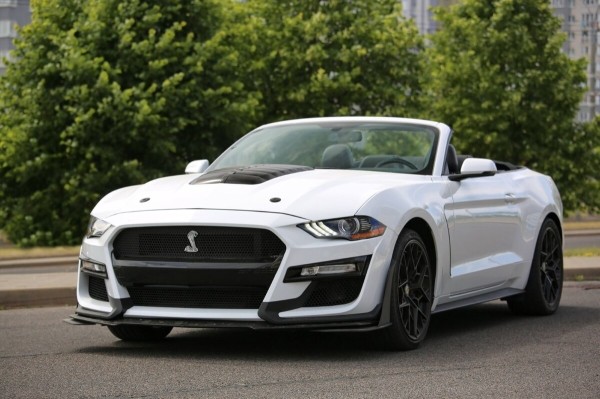 «Геометрия не пострадала, безопасность — целая». Белорус привёз из Америки 466-сильный Ford Mustang GT