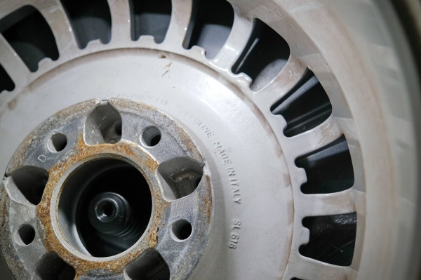 По прозвищу Baby-Benz. Показываем идеально сохранившийся Mercedes W201