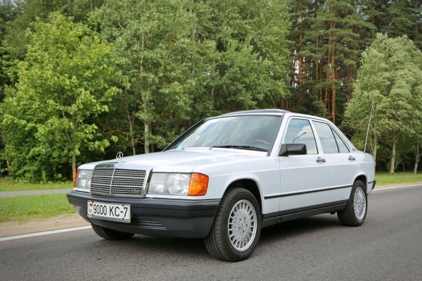 По прозвищу Baby-Benz. Показываем идеально сохранившийся Mercedes W201