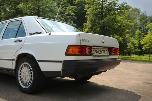 По прозвищу Baby-Benz. Показываем идеально сохранившийся Mercedes W201