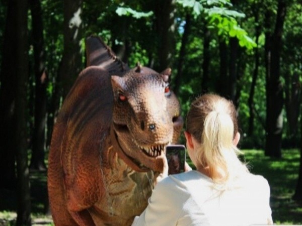 С 3 по 30 июля динозавры оживают! В Брест приехал интерактивный «Дино-Нано-Парк»