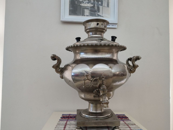 В Бресте открылась выставка «У самовара»