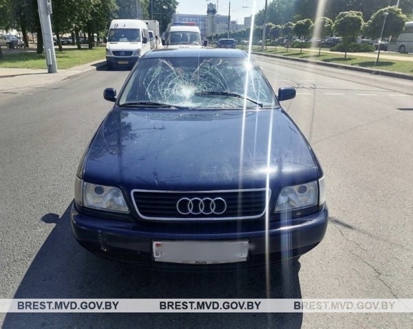 В Бресте пенсионер попал под машину. Как это произошло? В Бресте пенсионер попал под машину. Как это произошло?