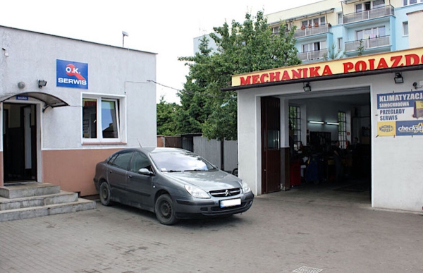 Белорусы, которые сменили белорусскую прописку на польскую, рассказали, в какую сумму обходится им обслуживание авто в соседней стране