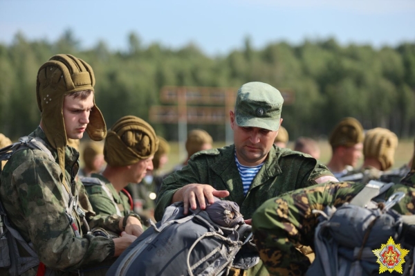 На базе 38-й Брестской отдельной десантно-штурмовой бригады проходит пятидневный сбор с офицерами-выпускниками На базе 38-й Брестской отдельной десантно-штурмовой бригады проходит пятидневный сбор с офицерами-выпускниками