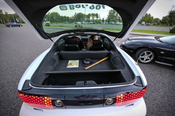 Показываем два редких Pontiac Firebird, которые есть в Беларуси Показываем два редких Pontiac Firebird, которые есть в Беларуси