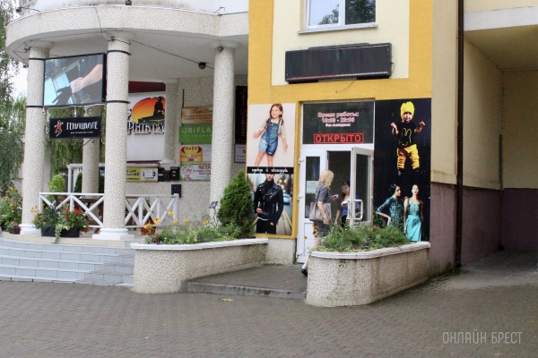 Собираться в школу выгодно здесь! Новая коллекция школьной одежды в магазинах «Мегаполис» в Бресте точно будет солд-аут! Собираться в школу выгодно здесь! Новая коллекция школьной одежды в магазинах «Мегаполис» в Бресте точно будет солд-аут!