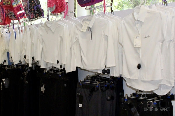 Собираться в школу выгодно здесь! Новая коллекция школьной одежды в магазинах «Мегаполис» в Бресте точно будет солд-аут! Собираться в школу выгодно здесь! Новая коллекция школьной одежды в магазинах «Мегаполис» в Бресте точно будет солд-аут!