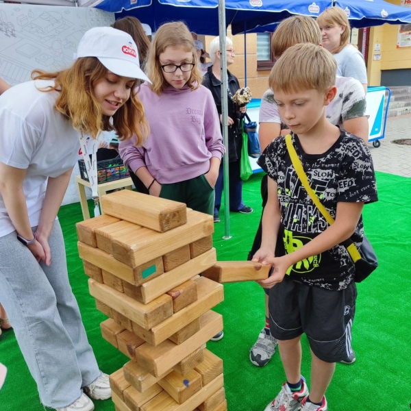 Такая атмосфера сейчас царит на брестском Арбате - улице Советской