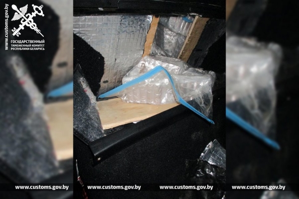 В Беларуси конфисковали раритетный Chevrolet Corvette В Беларуси конфисковали раритетный Chevrolet Corvette