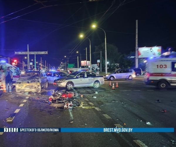 В результате ДТП в Бресте погиб мотоциклист В результате ДТП в Бресте погиб мотоциклист